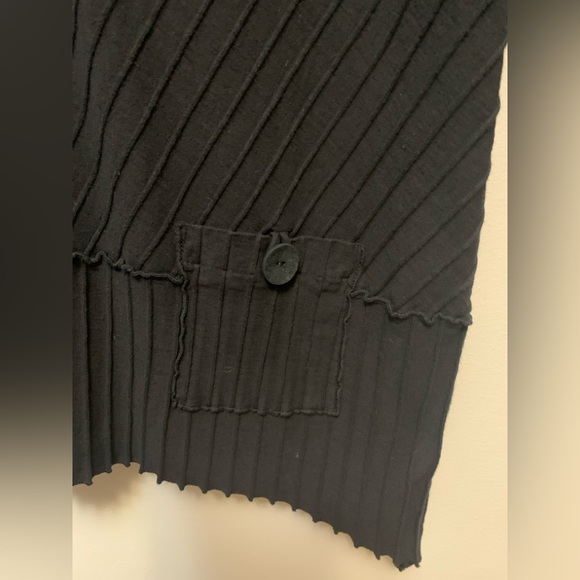 FOCUS Ribbed Pocket Top - Black - Picture 5 of 7